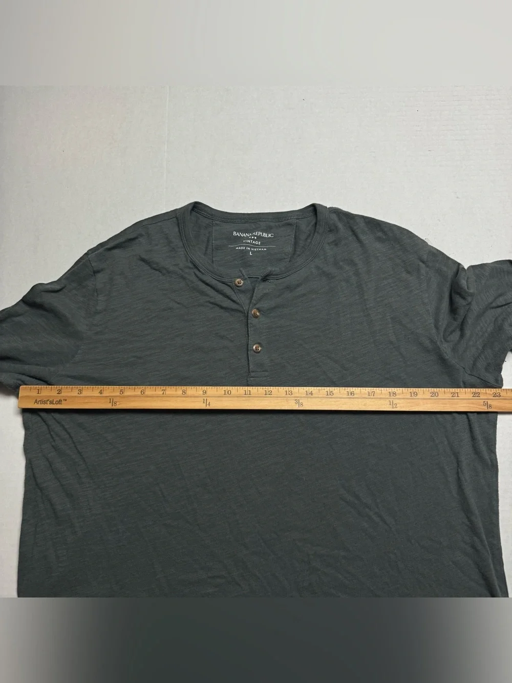 Banana Republic Vintage Tee Long Sleeve Henley In Dusty Olive (Green) Size: L